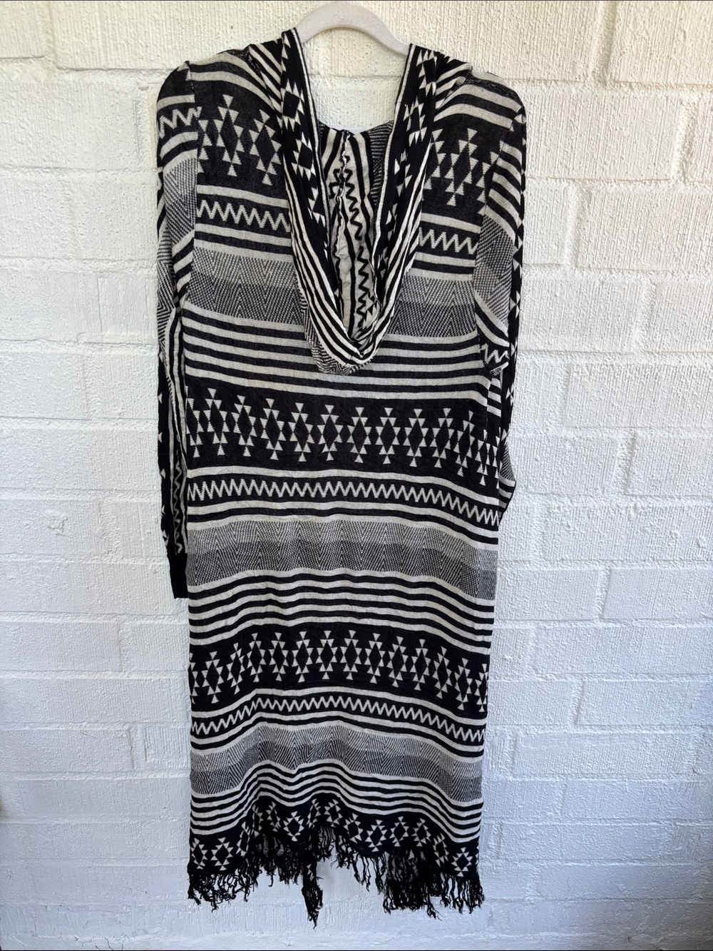 Miss Madison Plus Black & White Hooded Long-Sleeve with Fringe Cardigan sz 1X